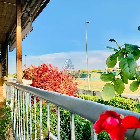 Platino - Jacuzzi Privata, Tre Piscine, Un Bar Apartment Rivoltella del Garda