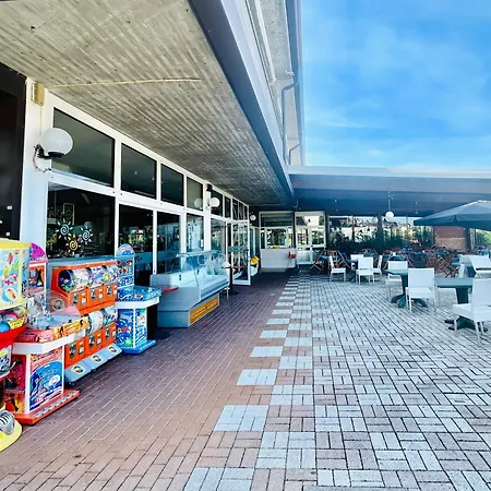 Platino - Jacuzzi Privata, Tre Piscine, Un Bar Rivoltella del Garda