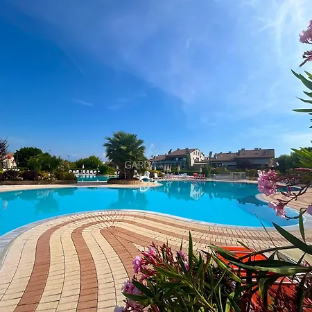 Apartment Platino - Jacuzzi Privata, Tre Piscine, Un Bar Rivoltella del Garda