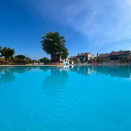 Platino - Jacuzzi Privata, Tre Piscine, Un Bar Apartment