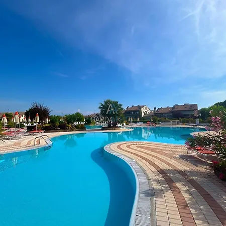 Apartment Platino - Jacuzzi Privata, Tre Piscine, Un Bar