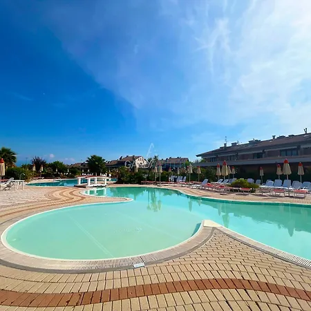 Platino - Jacuzzi Privata, Tre Piscine, Un Bar *